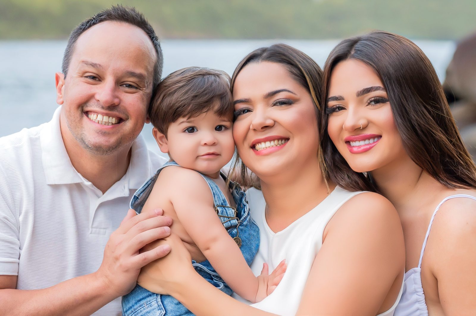 Ensaio de família em Ubatuba fotografado por Ana Bernardes